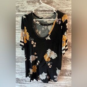 Floral Tshirt with Keyhole detail
